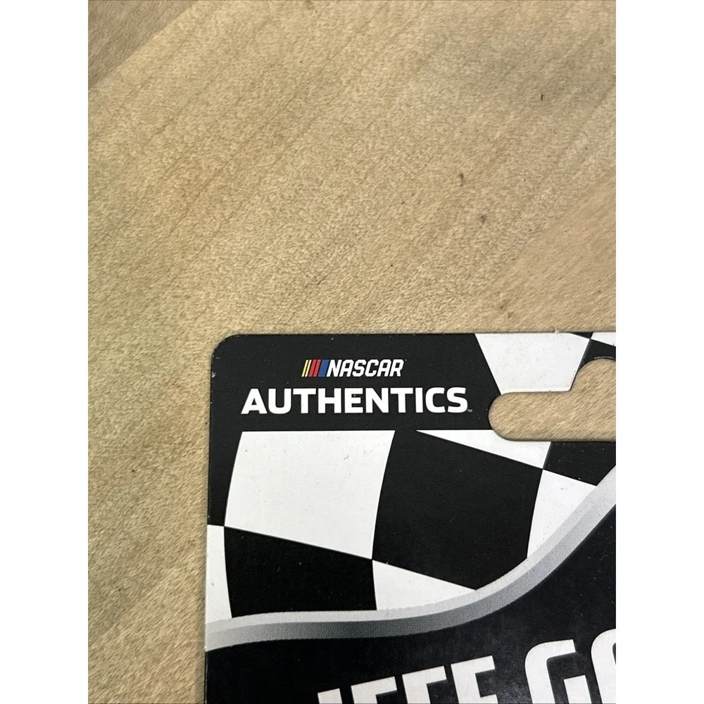 Nascar Authentics 2020 Wave 02 Jeff Gordon #24 1:87 Scale Car Collectible NIB 3+